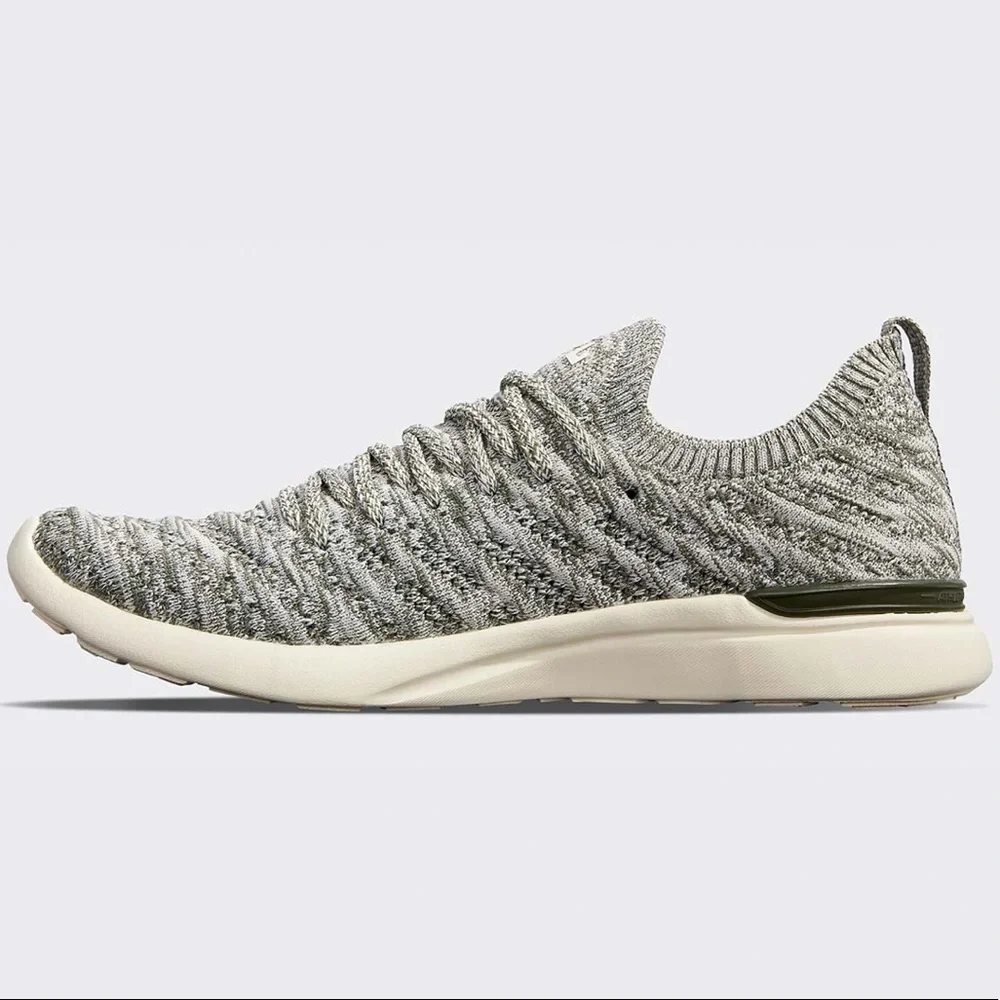 NEW APL TechLoom Wave Sneakers Size 8